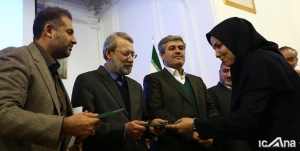 تقدیر از پژوهشگران و پژوهش&zwnj;های برتر با حضور دکتر لاریجانی